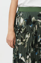 Sanai Beetle Green Floral Silk Touch Skirt