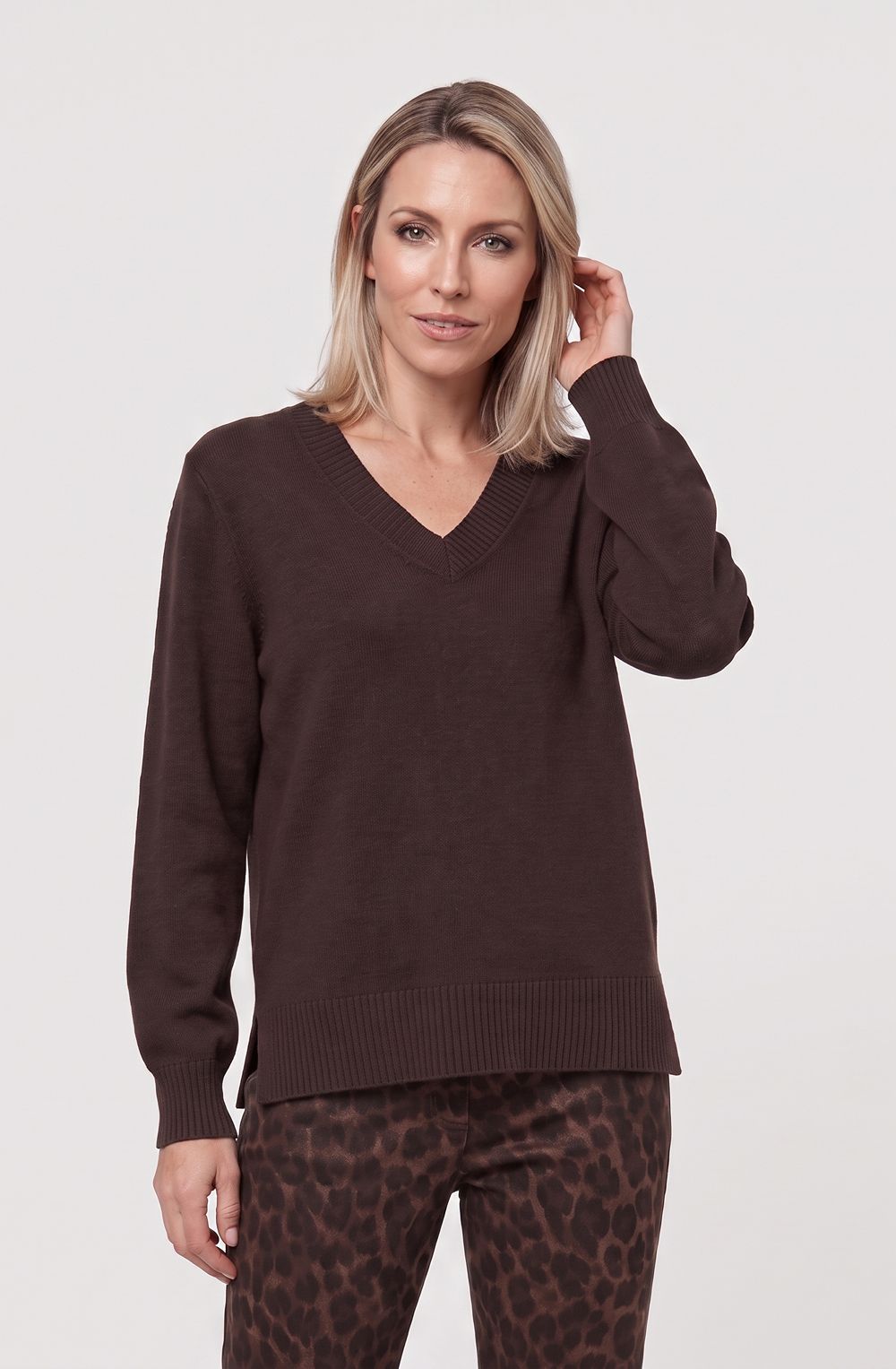 Coffee Bean V-Neck Henny Jumper