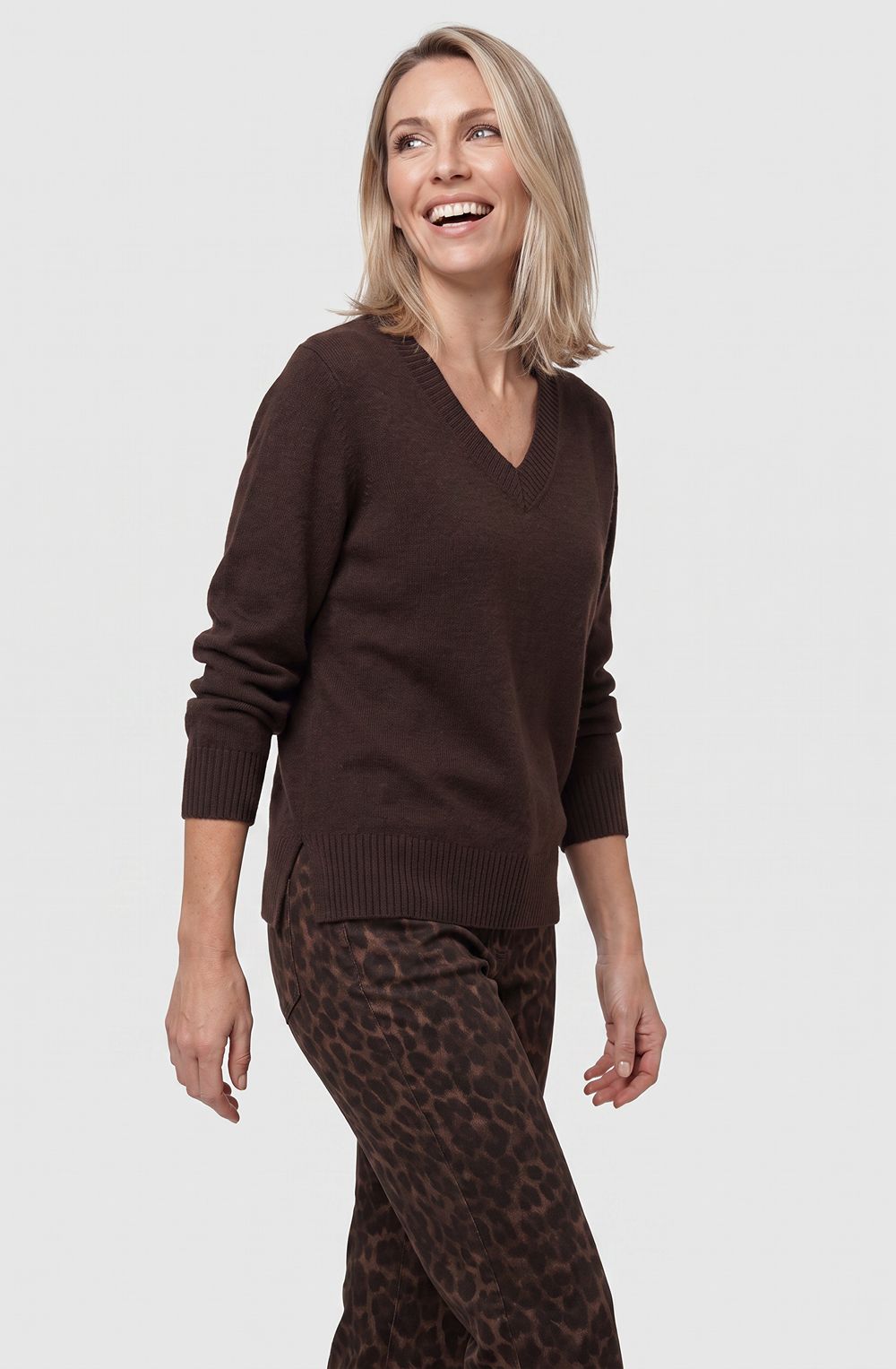 Coffee Bean V-Neck Henny Jumper
