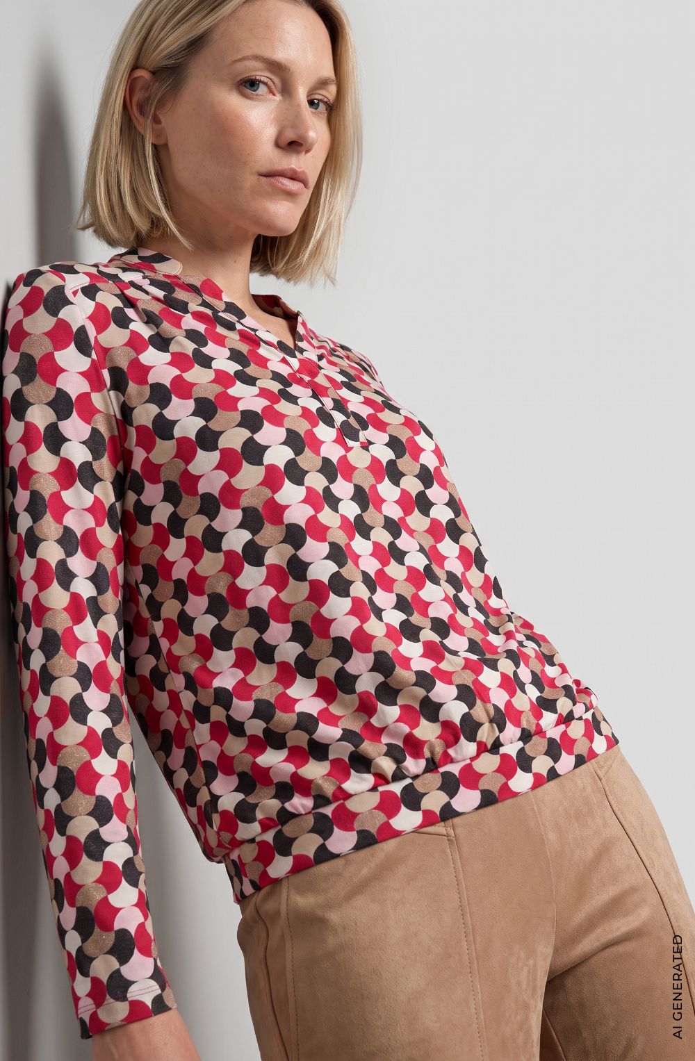 Redberry Abstract Design Top