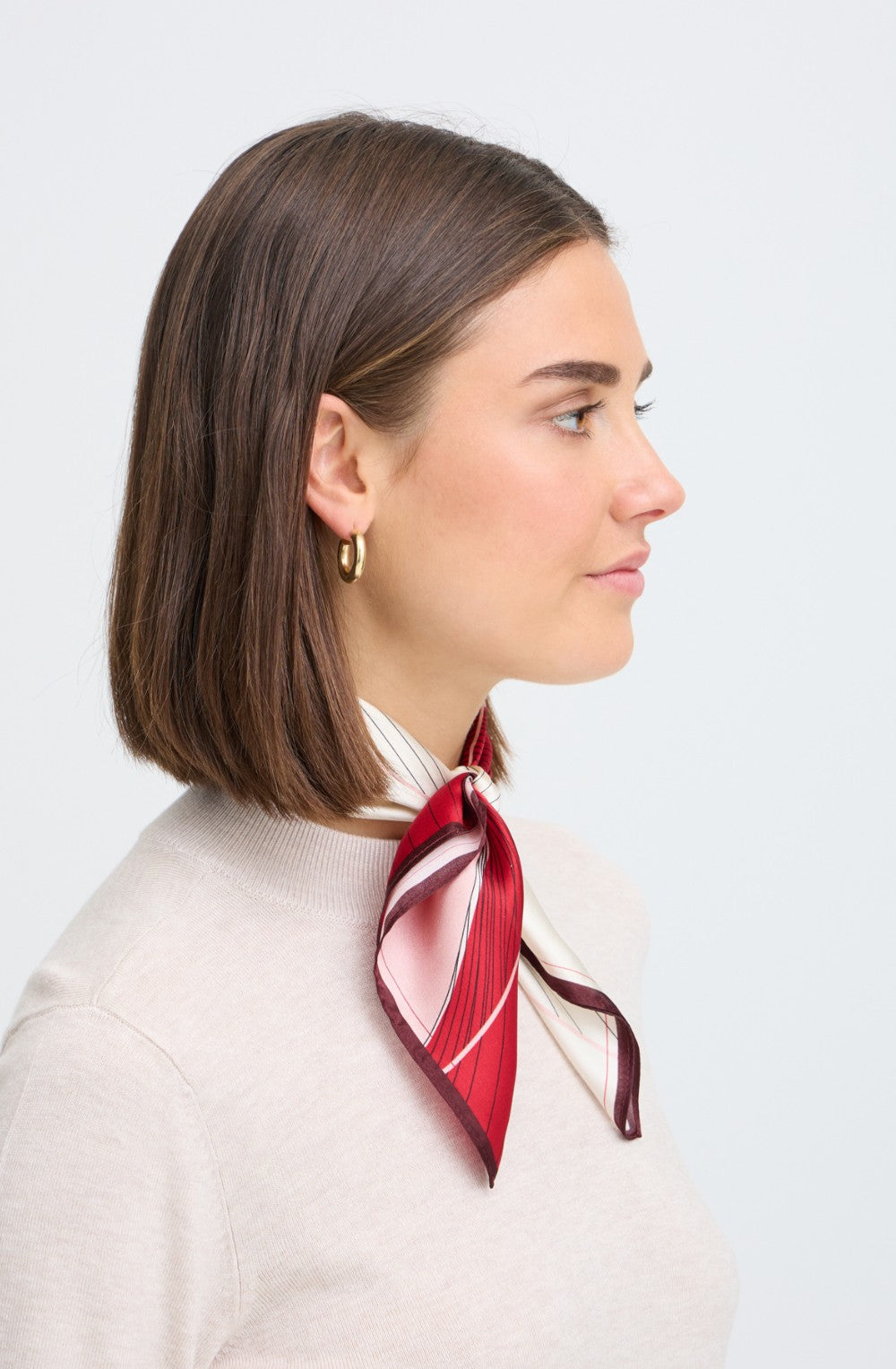 Red & Pink Triangular Patterned Silla Silk Square Scarf