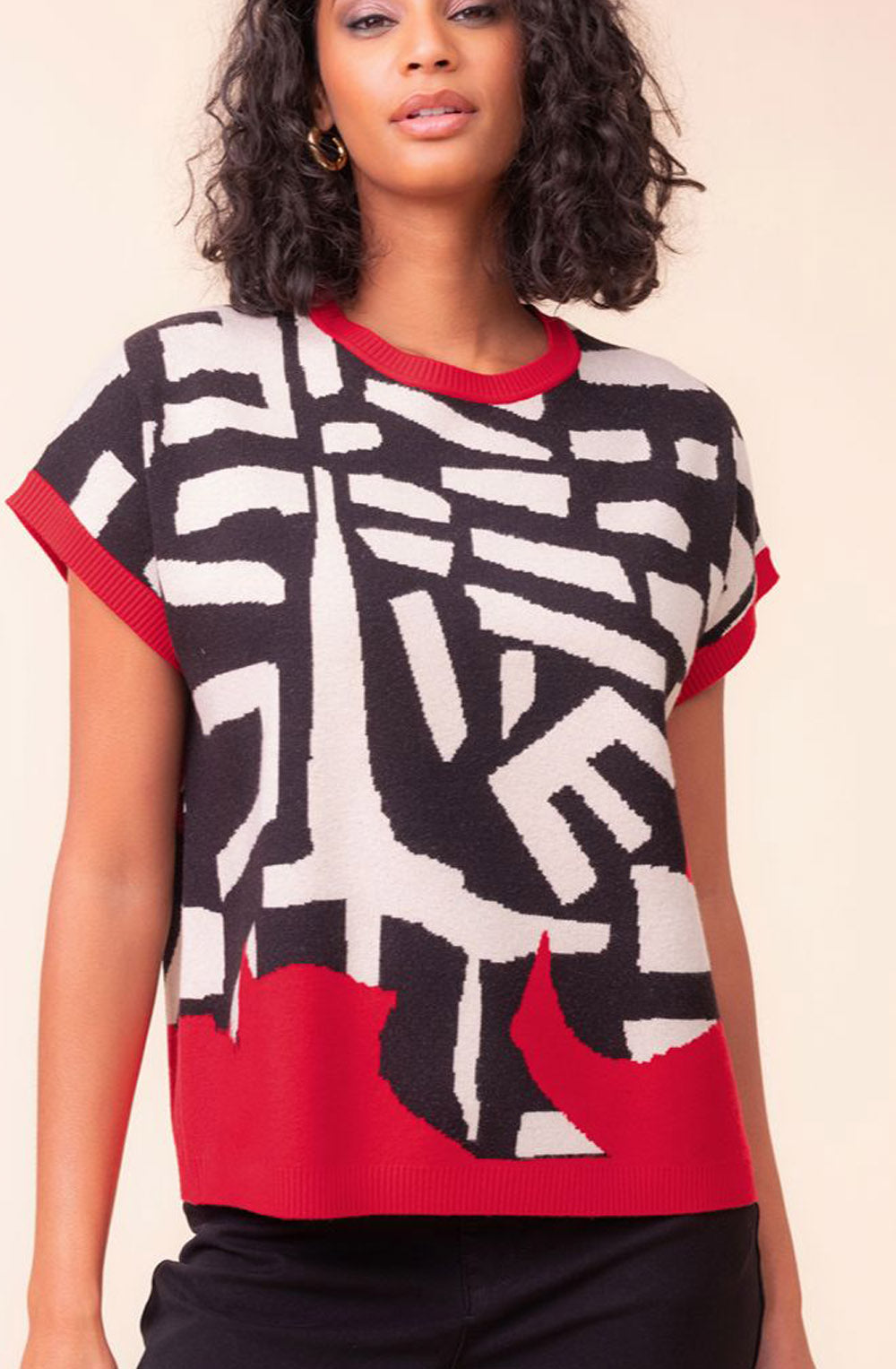 Red and Black Bold Pattern Capped Sleeve Pullover