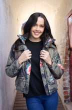 Keqioa Bold Print Puffer Jacket