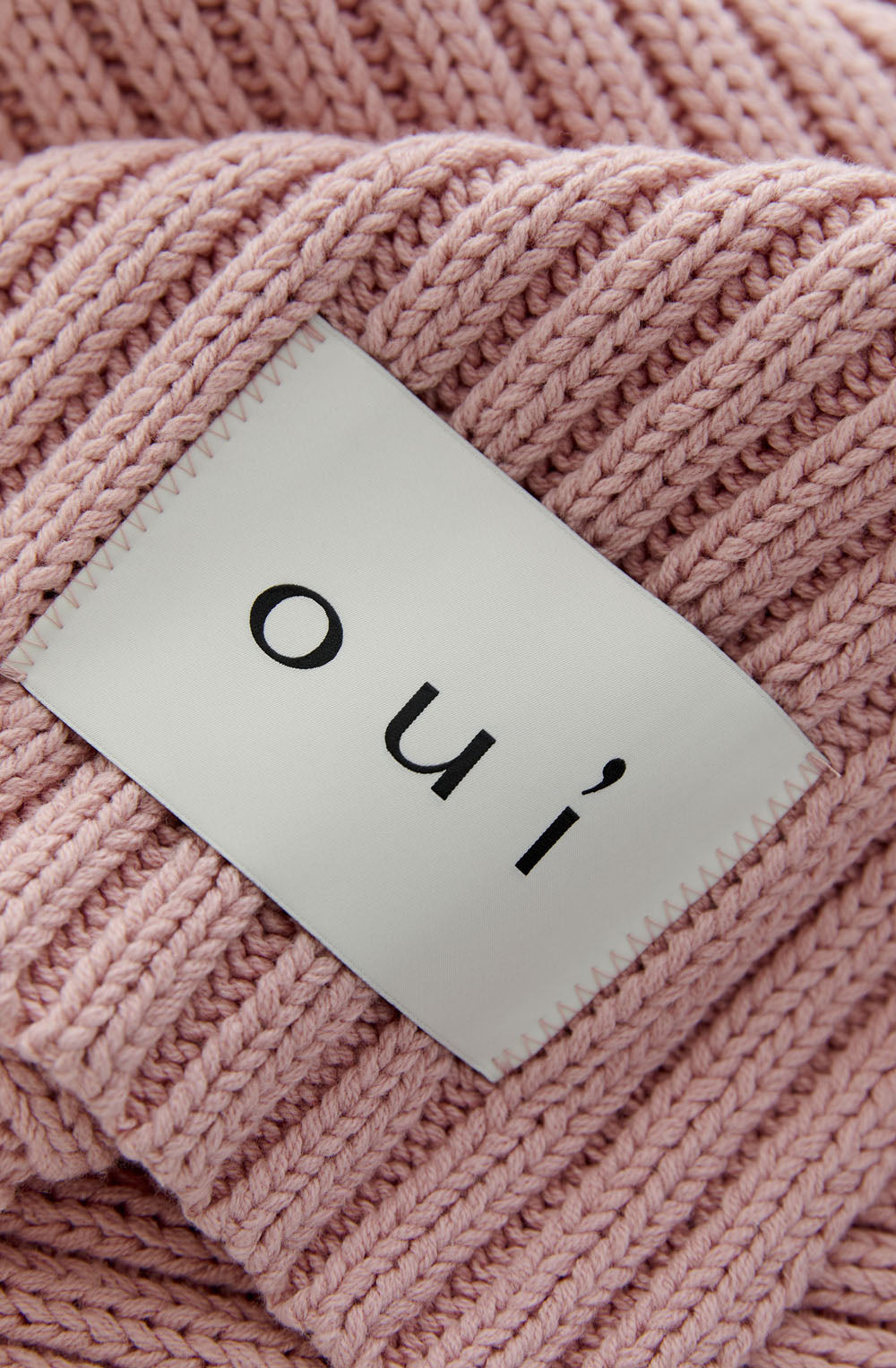 Rose Chunky Ribbed Knit Scarf