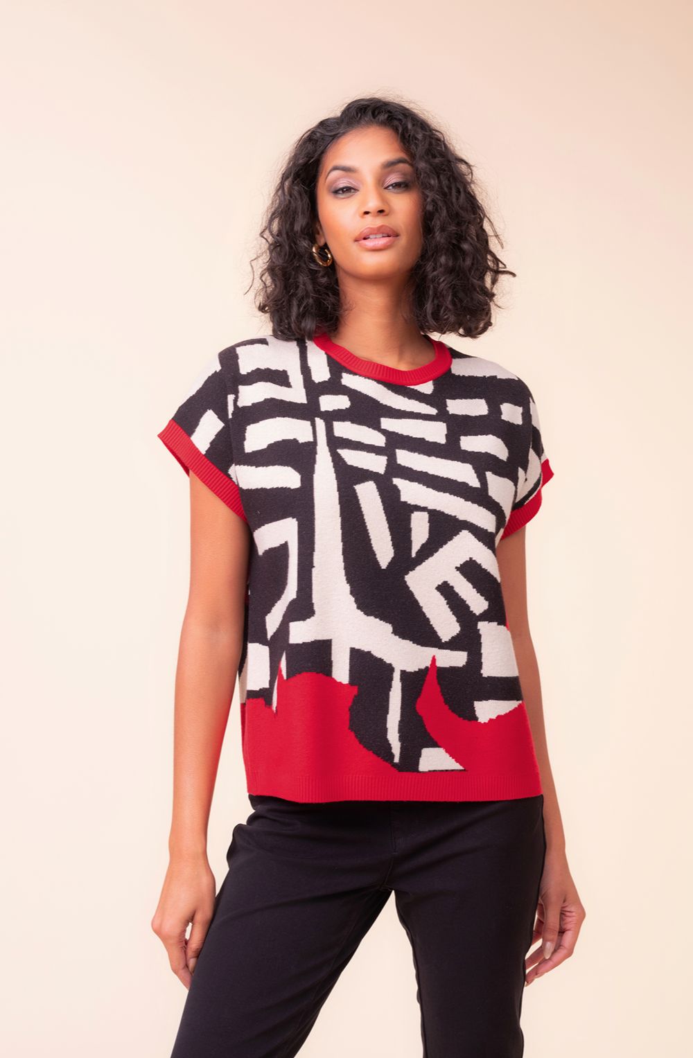 Red and Black Bold Pattern Capped Sleeve Pullover