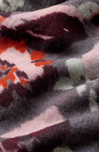 Magnet Fig Floral Anea Wool Scarf