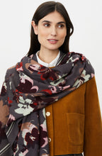 Magnet Fig Floral Anea Wool Scarf