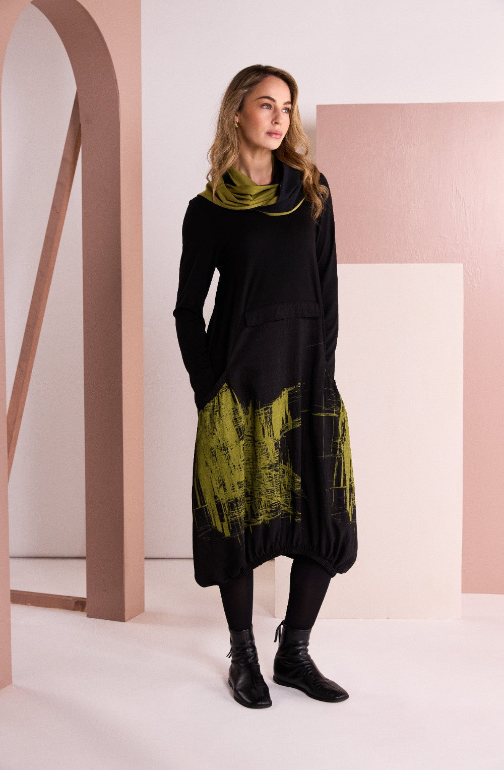 Avocado & Black Contrasting Snood