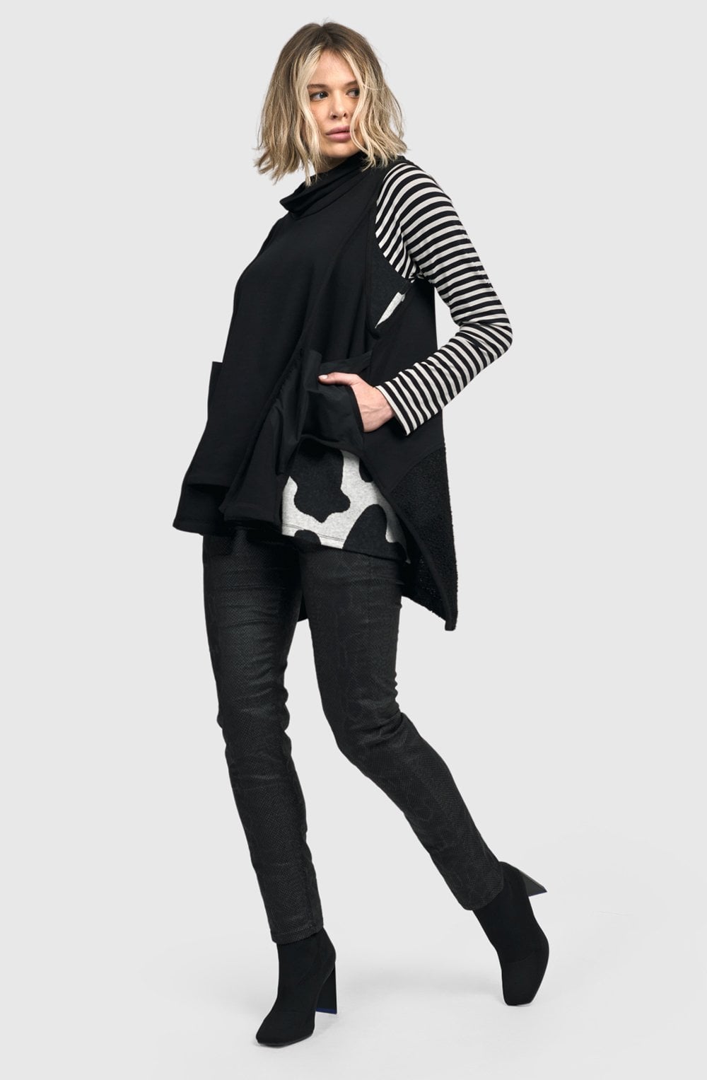 Black Urban Logan Sleeveless Tunic