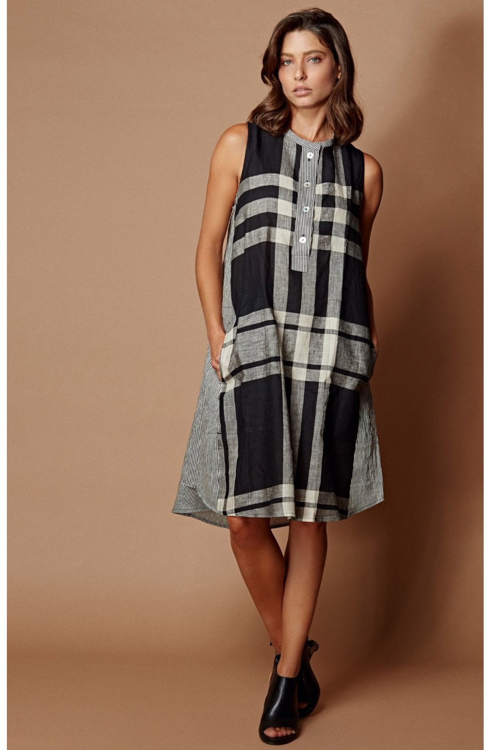 Check Sleeveless Dress