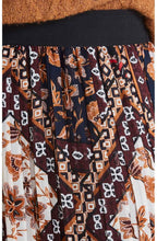 Bold Print Pleated Skirt