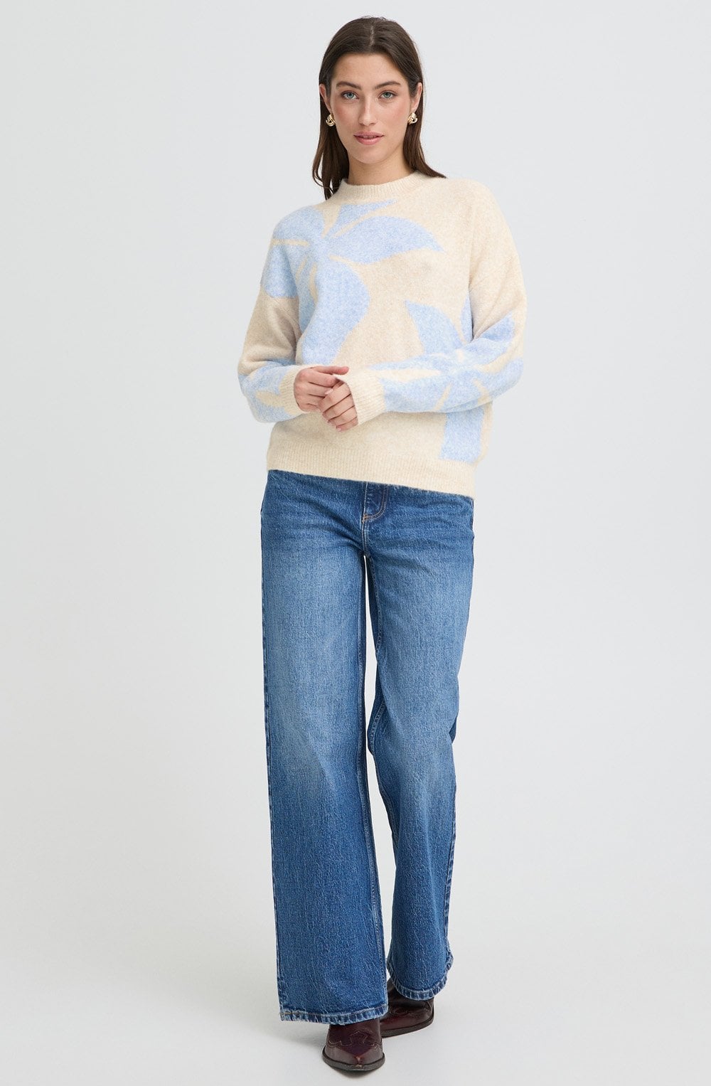 Della Robbia Blue Flower Omea Jumper