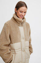 Humus Half Teddy Quilted Anilda Coat