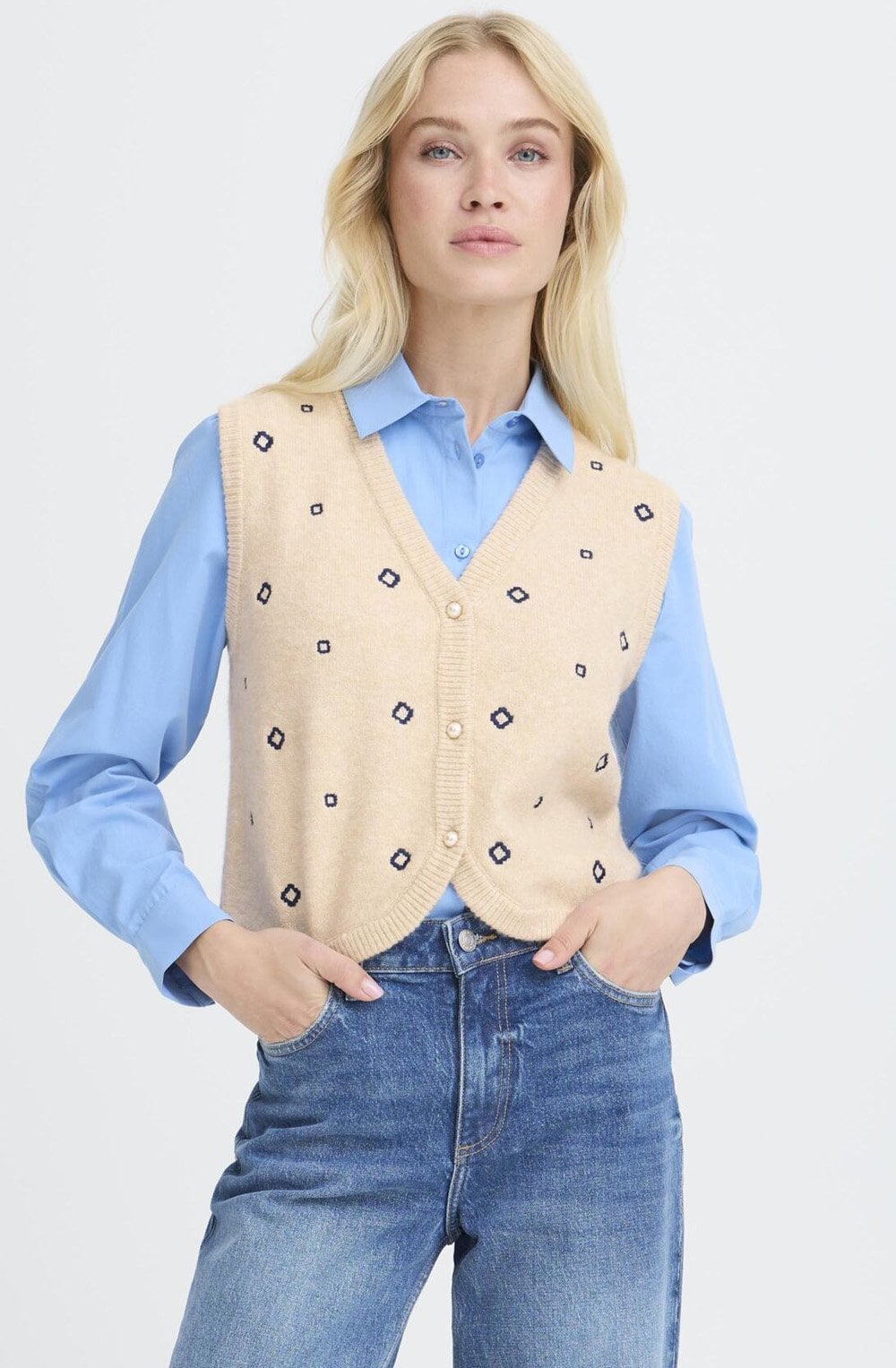 Nadika Oyster Embroidered Waistcoat