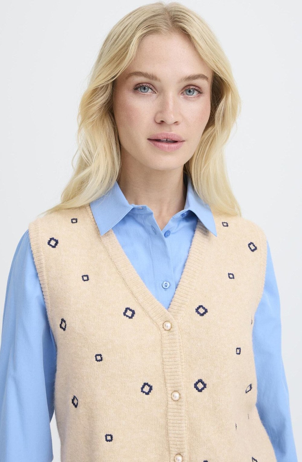 Nadika Oyster Embroidered Waistcoat