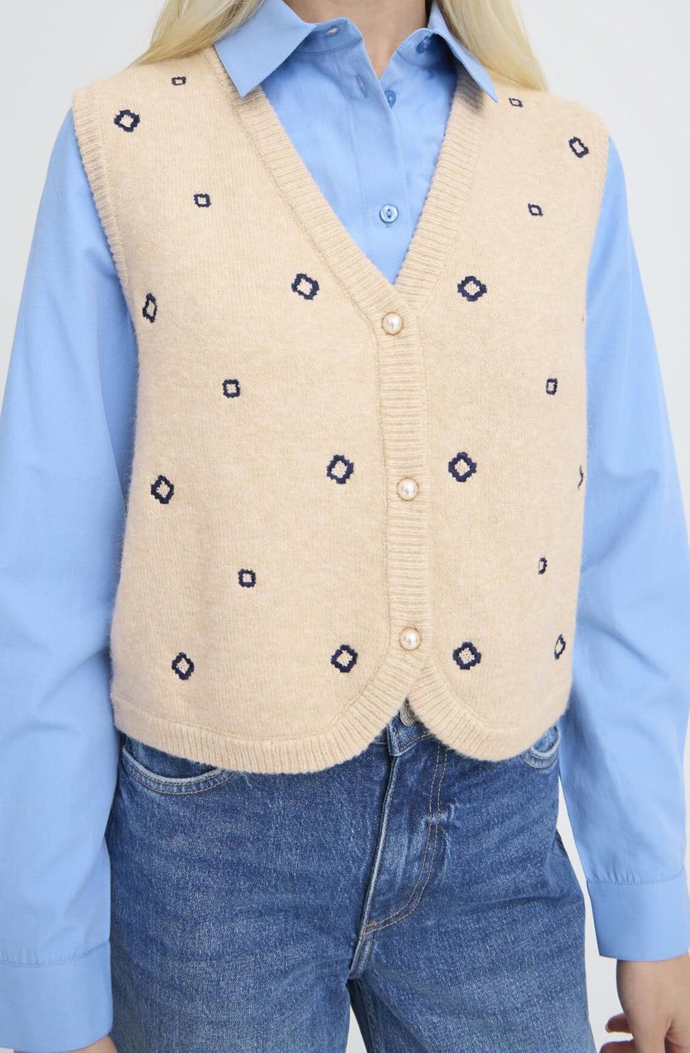 Nadika Oyster Embroidered Waistcoat