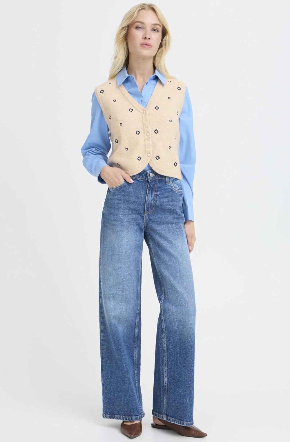 Nadika Oyster Embroidered Waistcoat