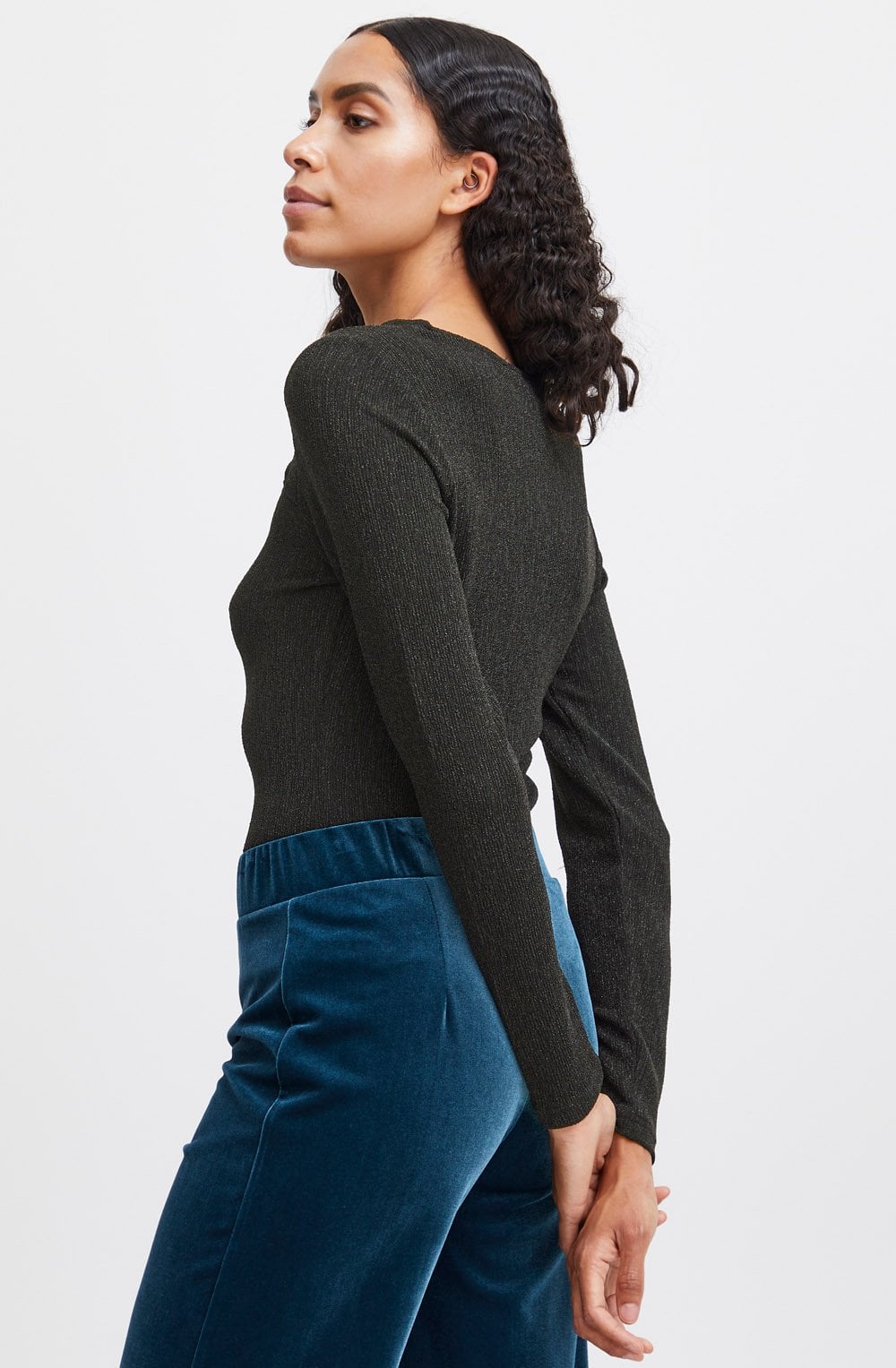 Stily Black Slash Front Top