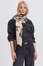 String Mega Flower Lightweight Scarf