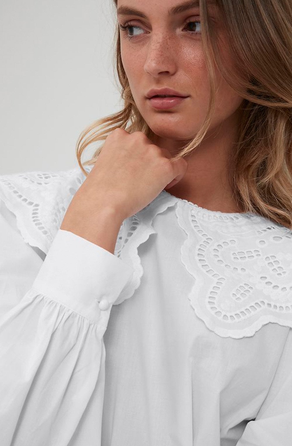 White Large Collar Blouse