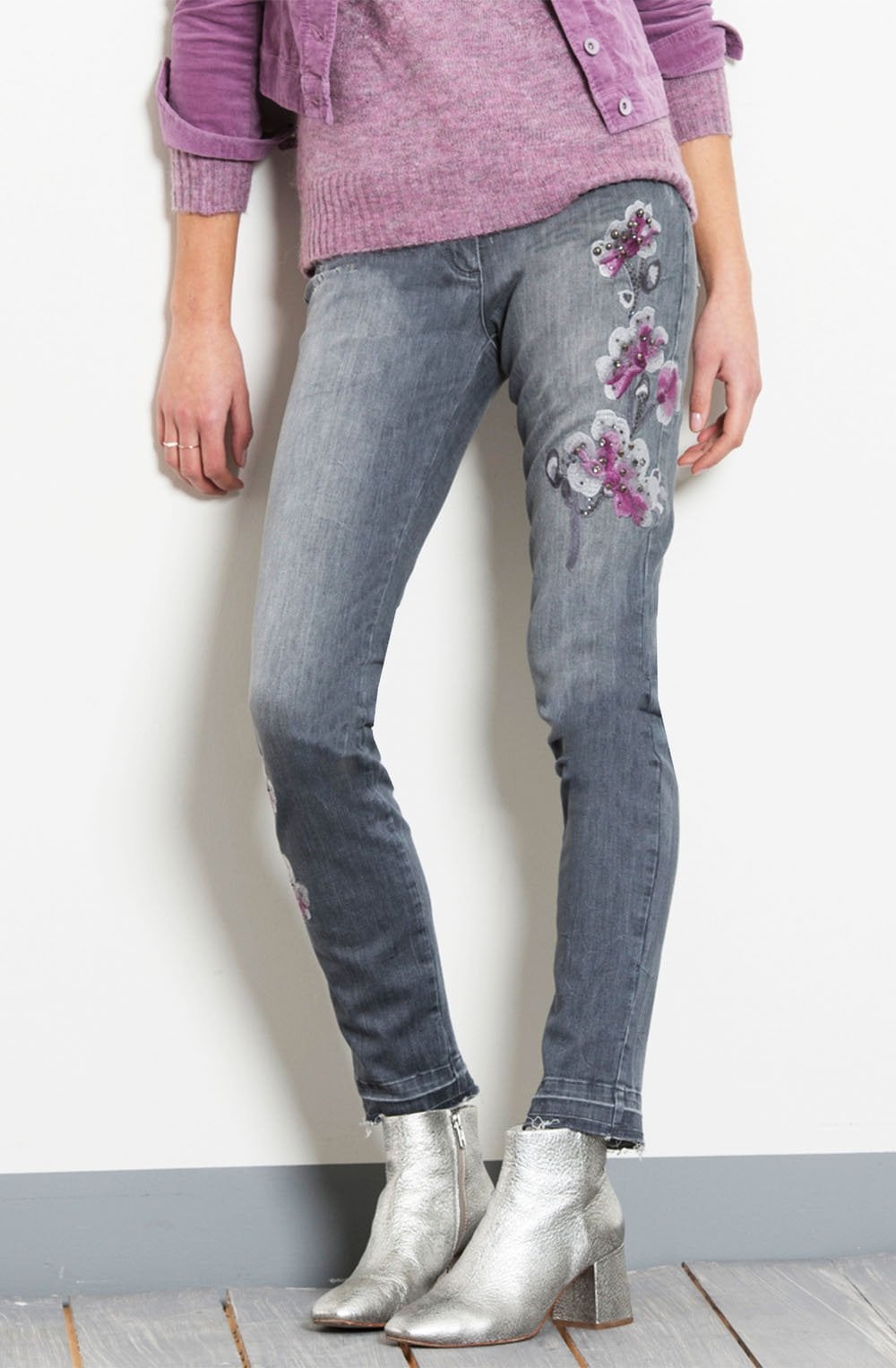 Embroidered Detailed Jeans