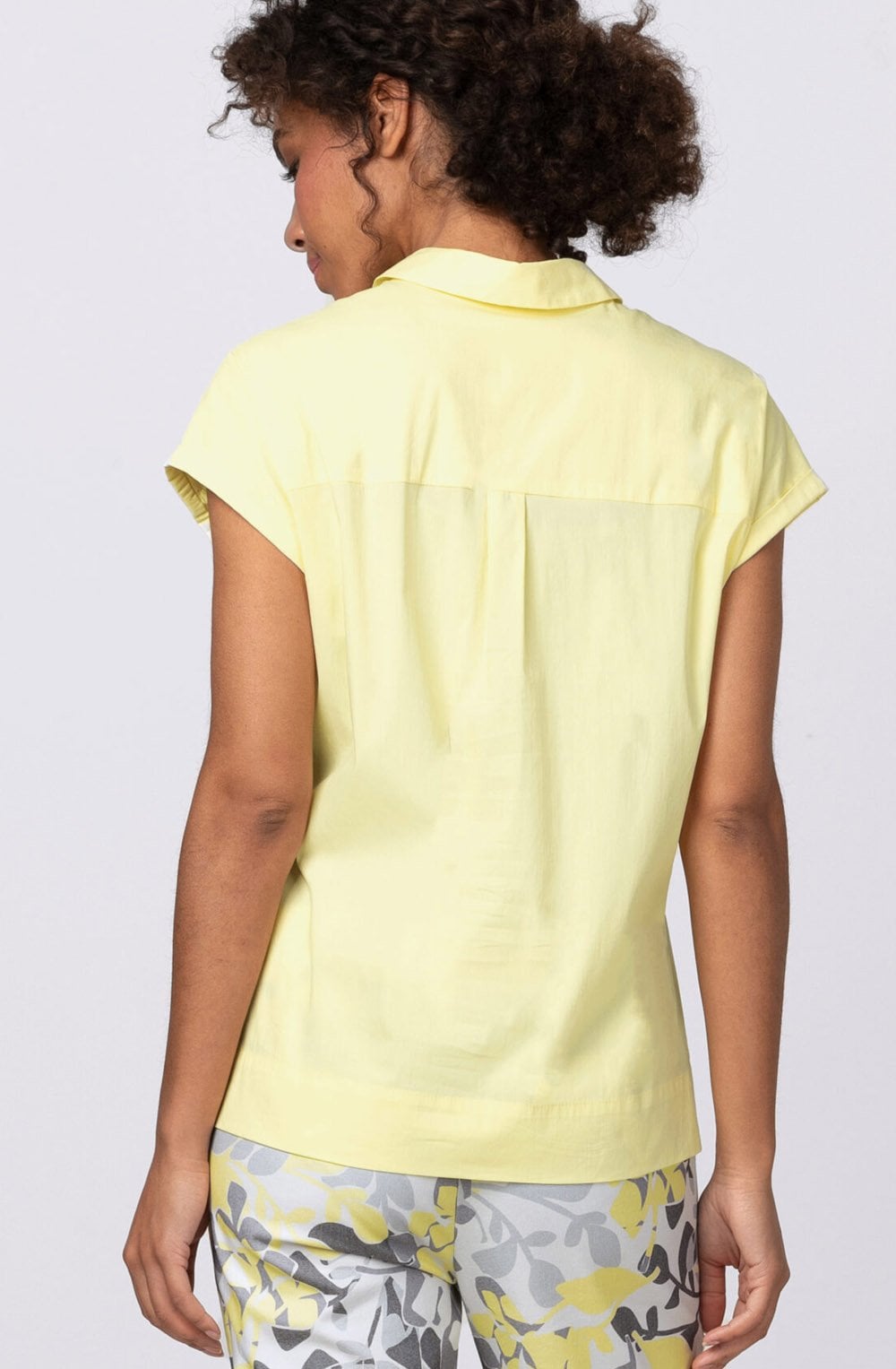 Ute Pineapple Capped Sleeved Blouse