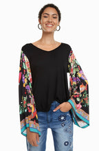 Eltsa Wide Floral Sleeve Top