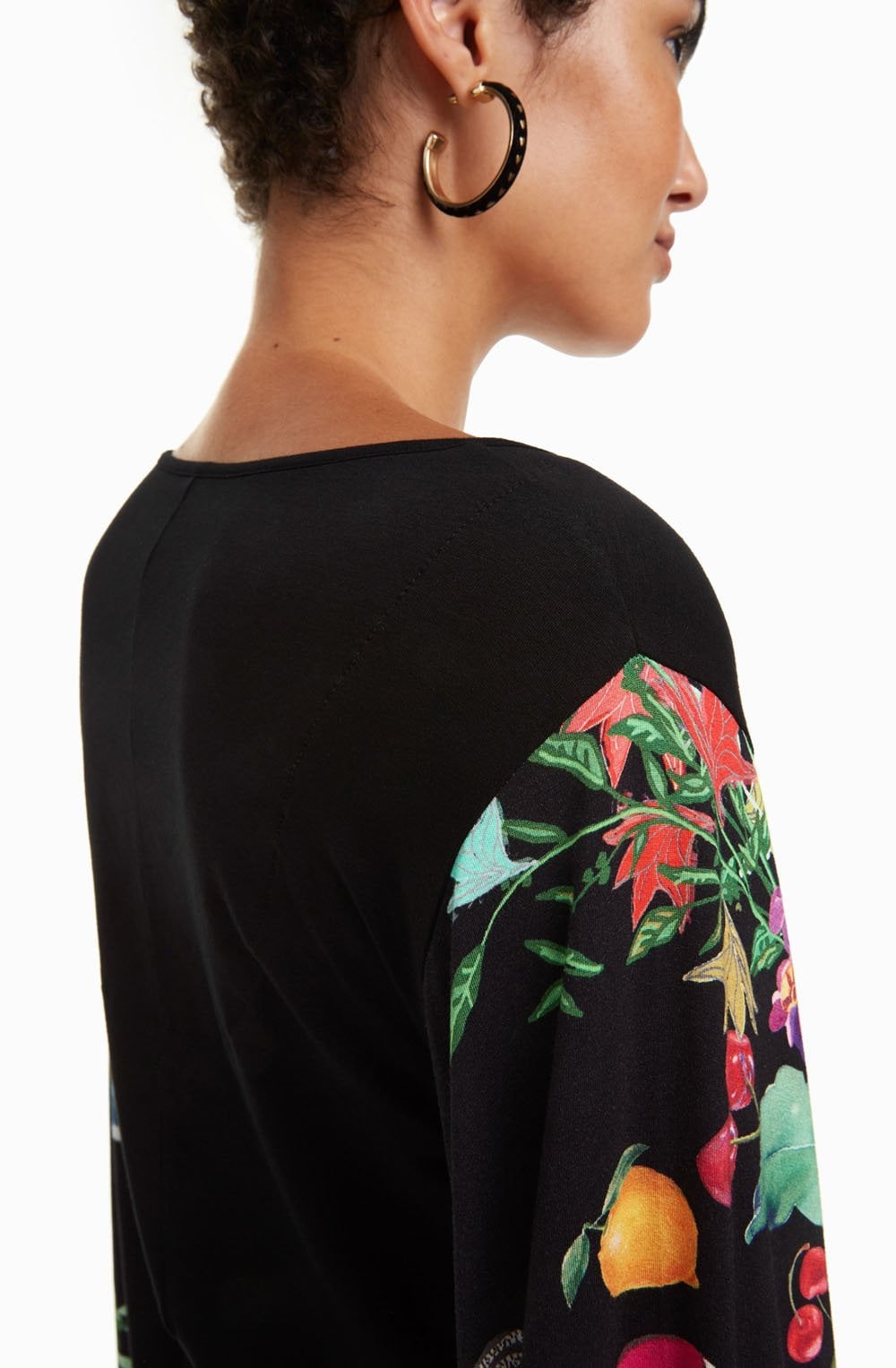 Eltsa Wide Floral Sleeve Top