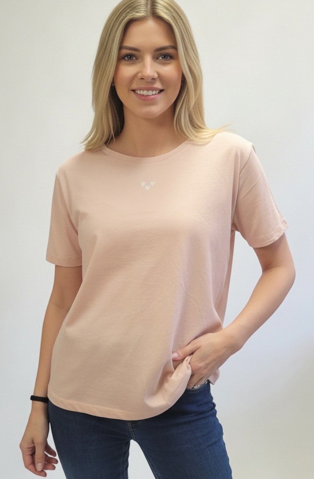 Rose White Heart Embroidered Tala T Shirt