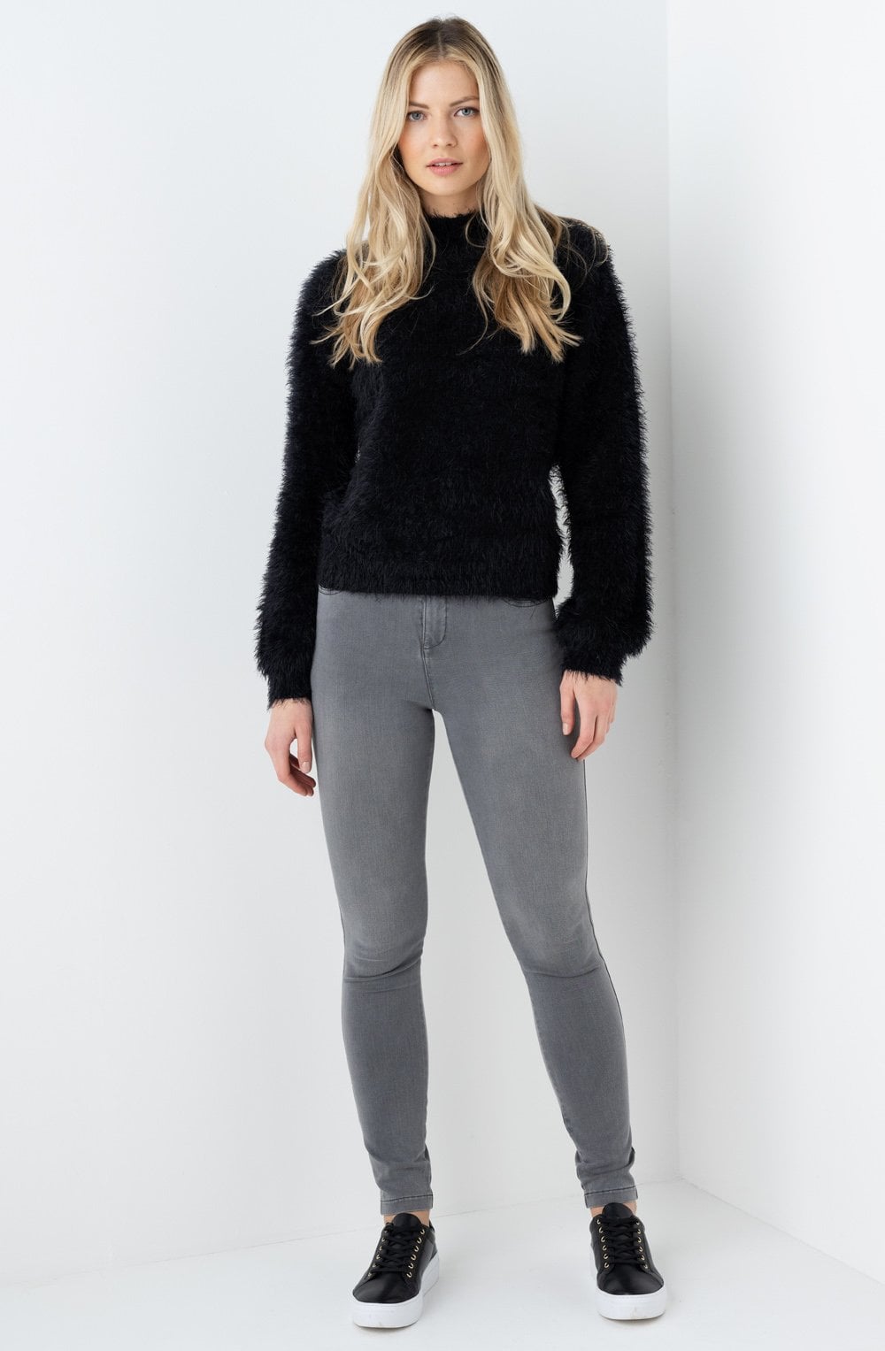 Black Fluffy Balloon Sleeved Jumper