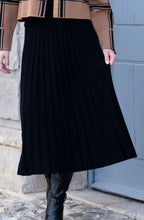 Black Knitted Pleated Midi Skirt