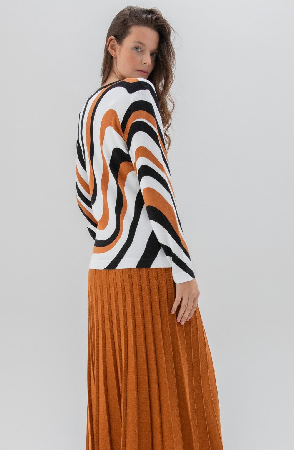 Tan Black & White Fine Knit Jumper