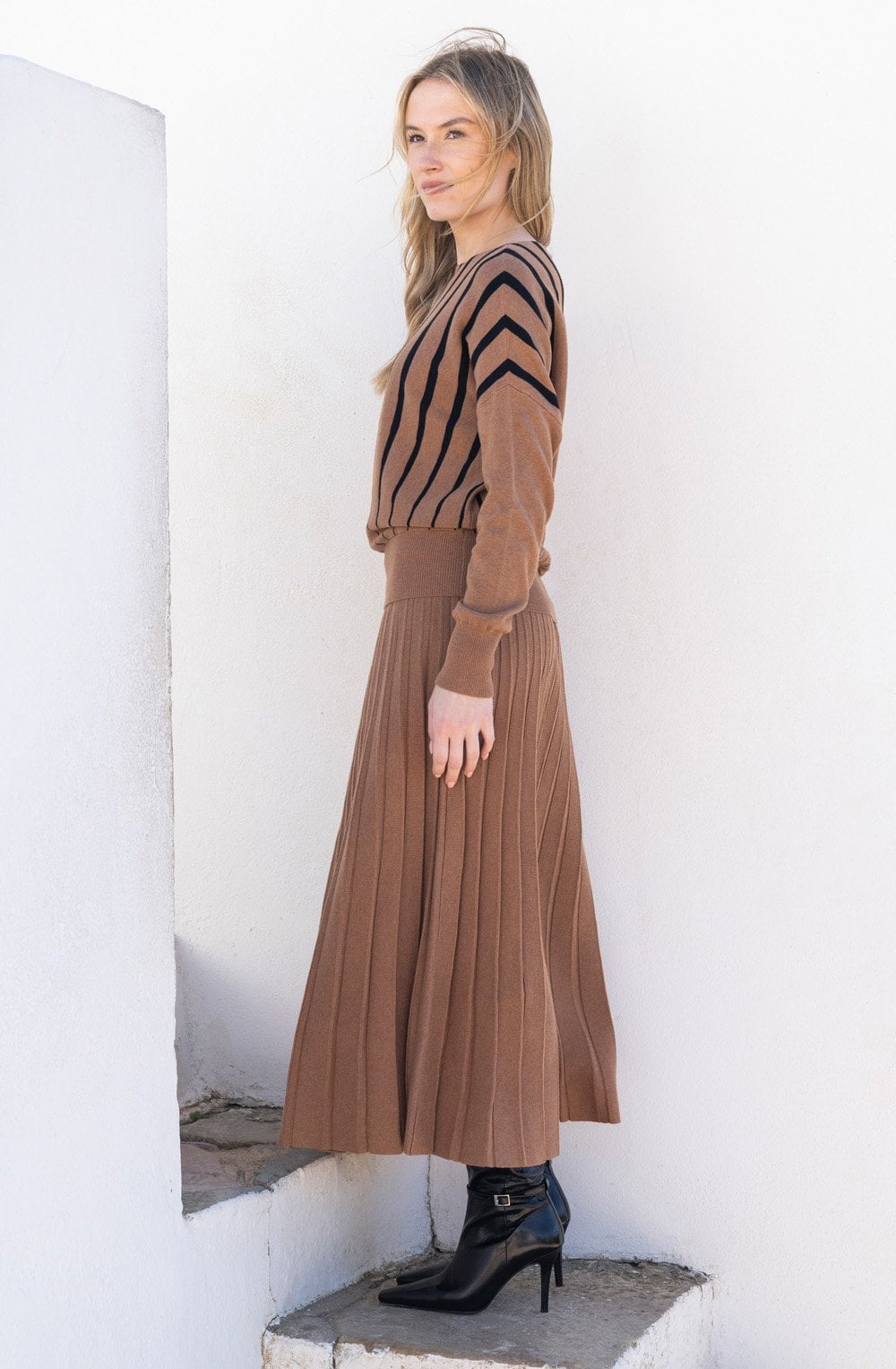 Tobacco and Black Batwing Tapered Jumper