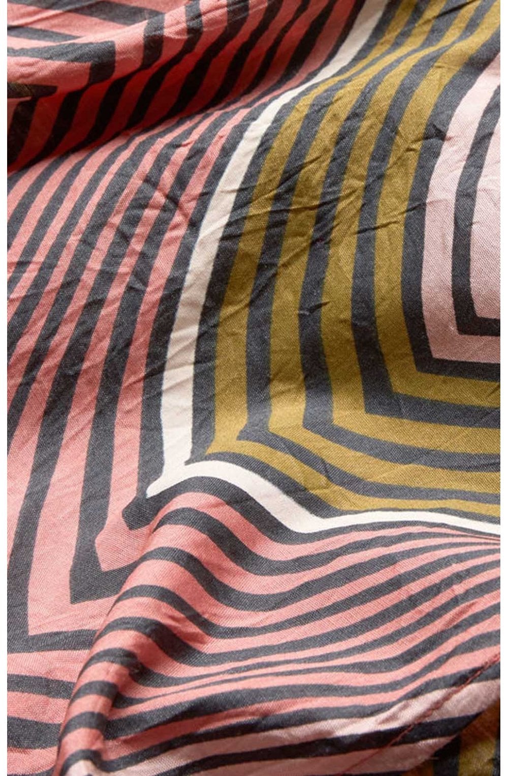 Along Zig Zag Design Scarf