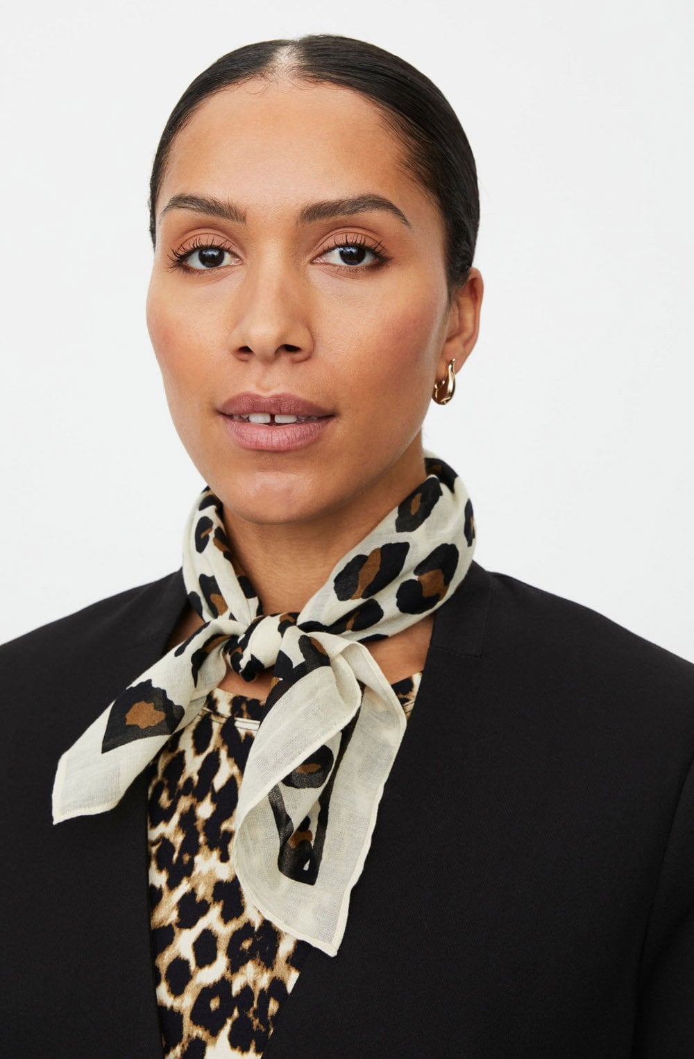 Alvienne Fog Leopard Print Neckerchief