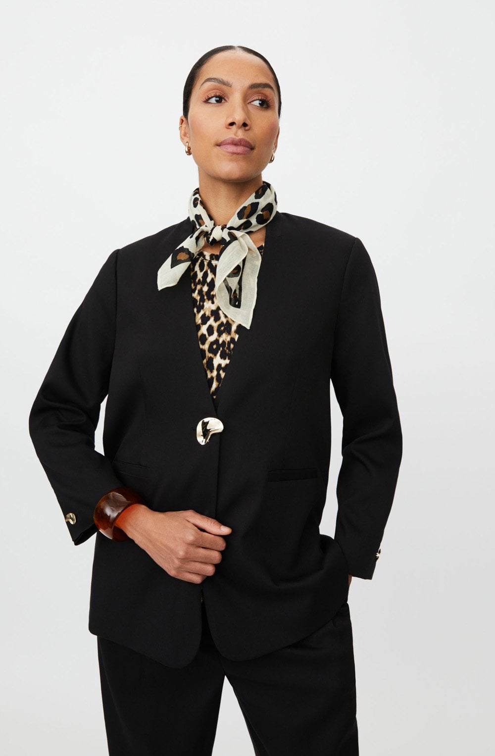 Alvienne Fog Leopard Print Neckerchief