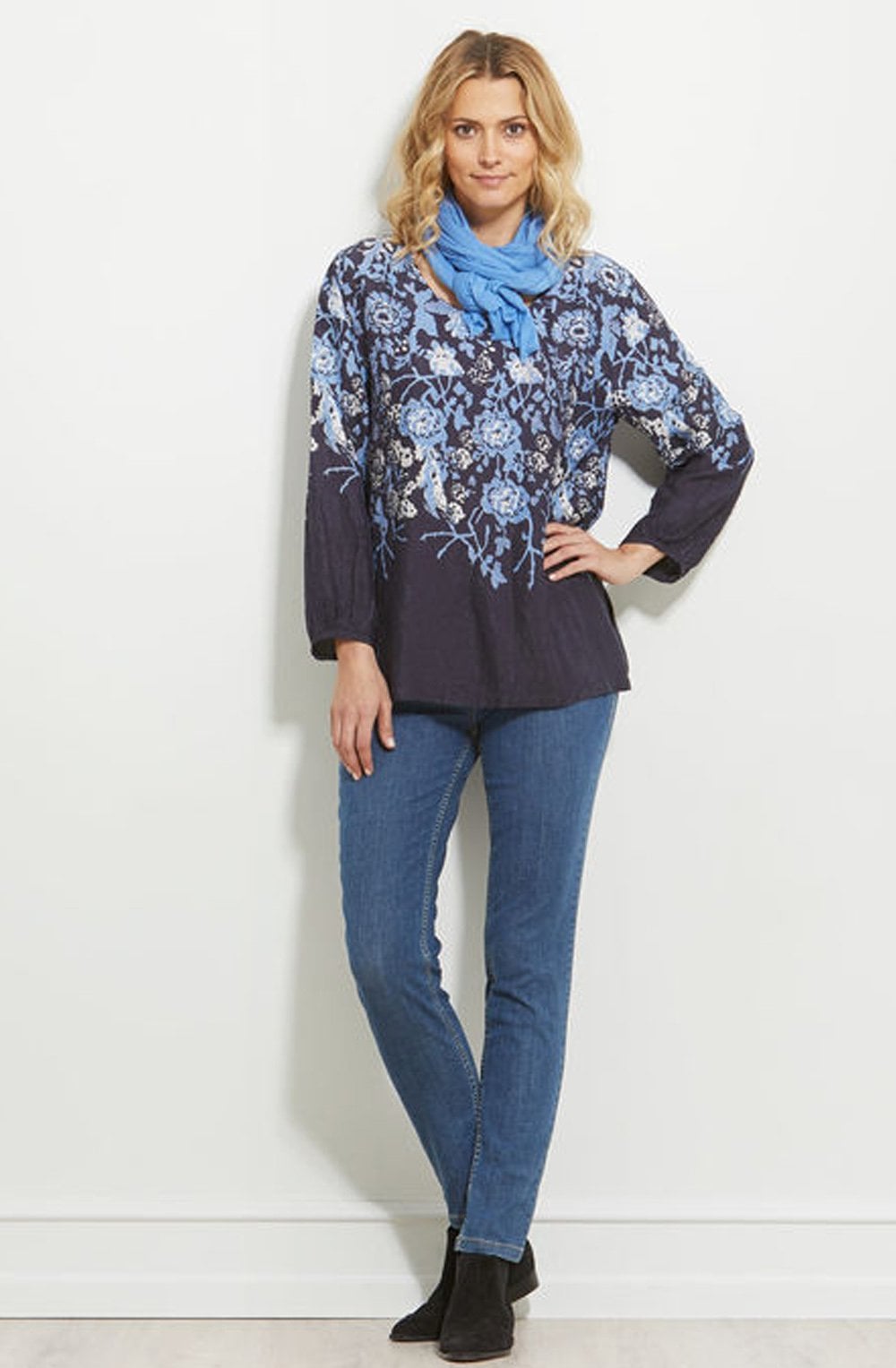 Beate Blue mix Floral Top