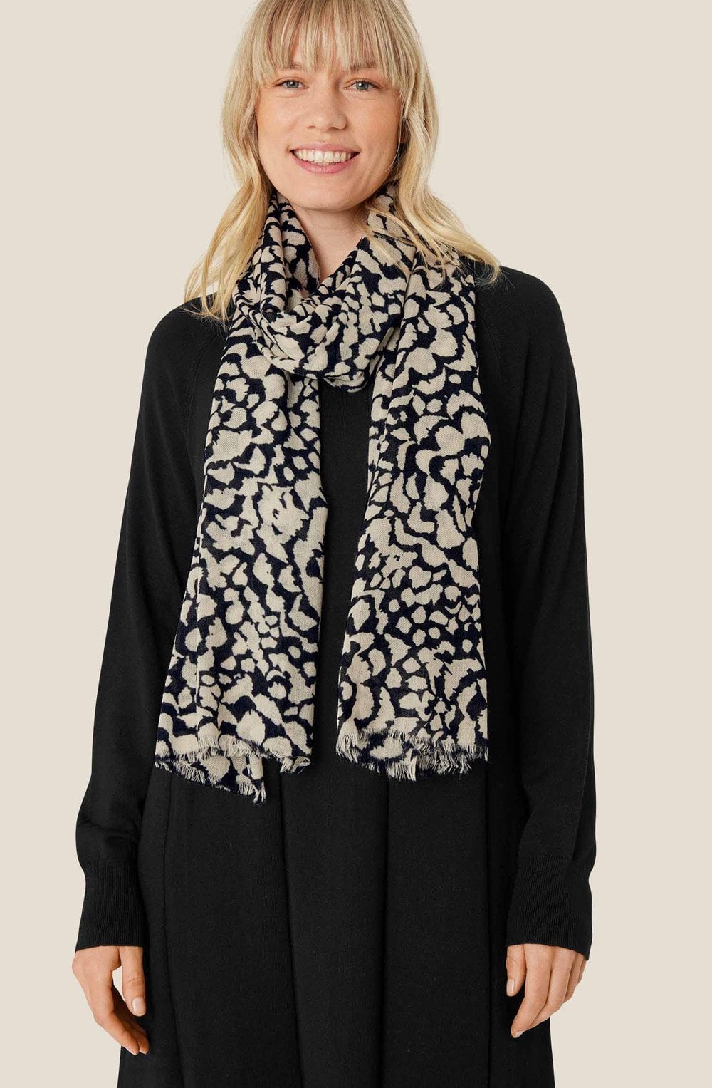 Black and Off White Wool Scarf
