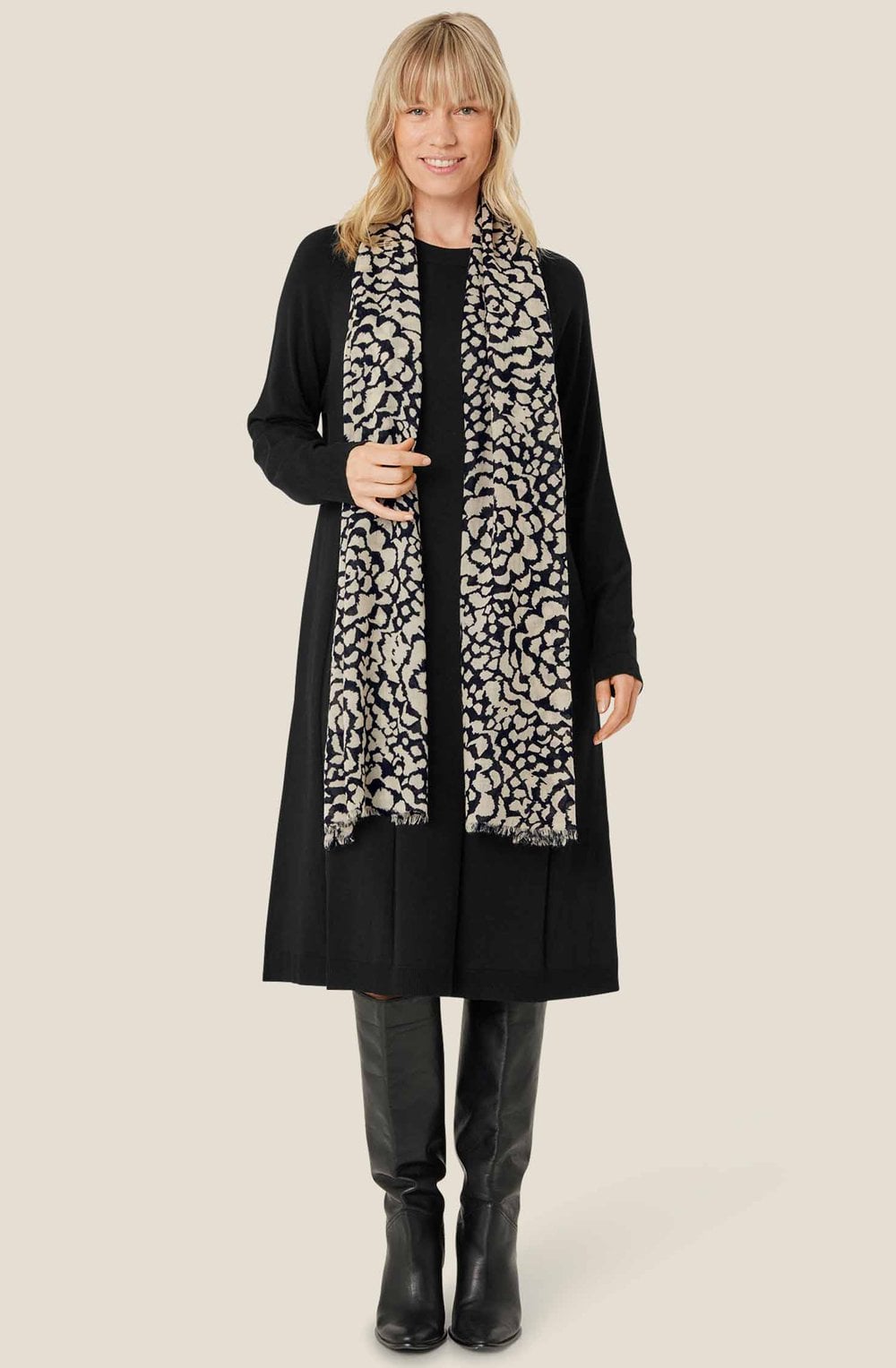 Black and Off White Wool Scarf