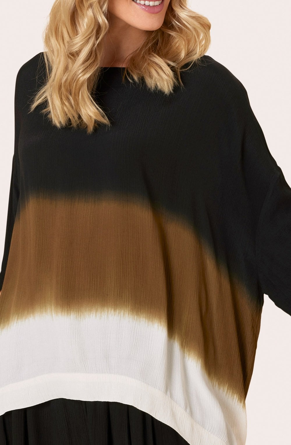 Degana Graduated Panel Top