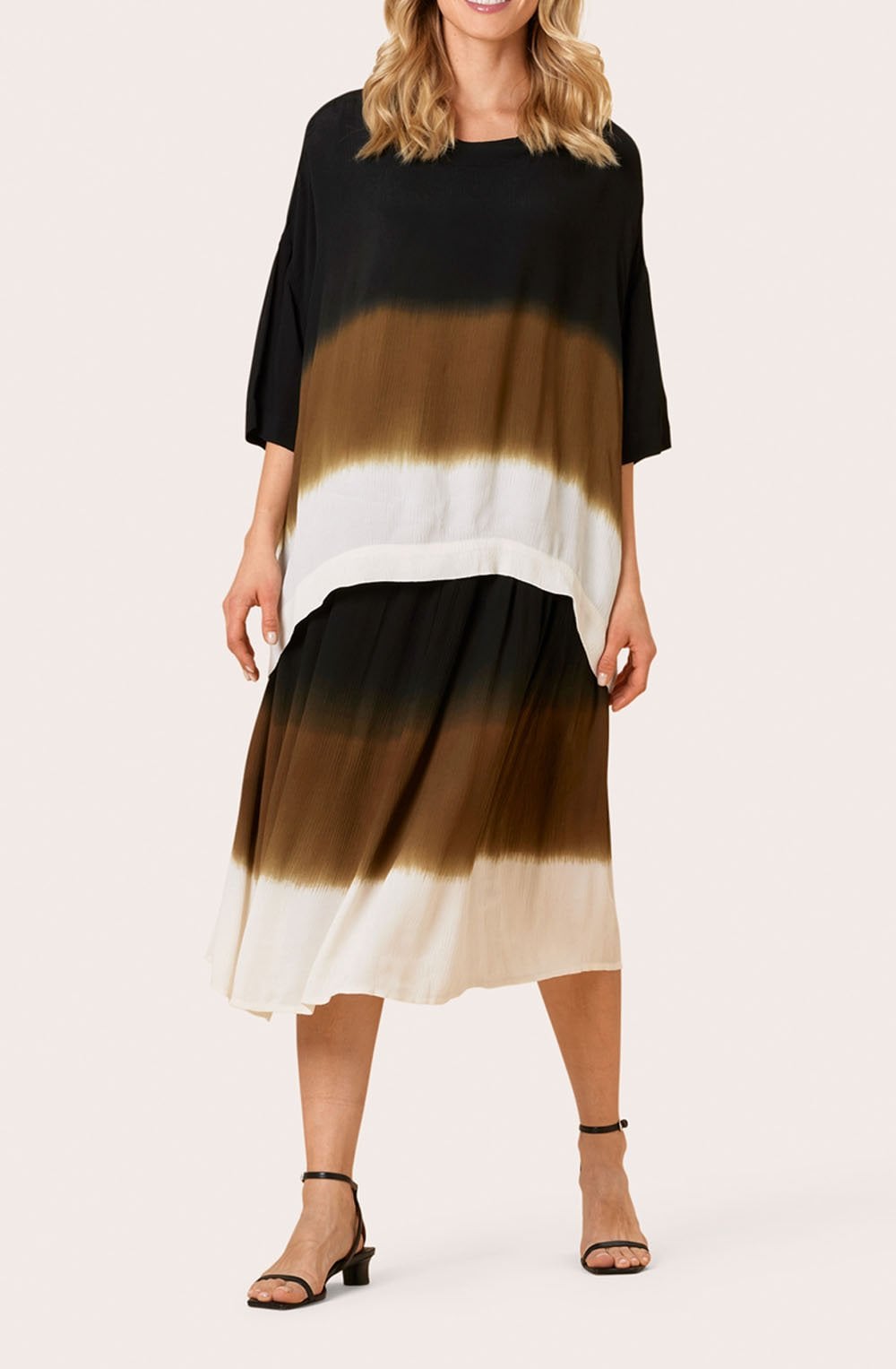 Degana Graduated Panel Top