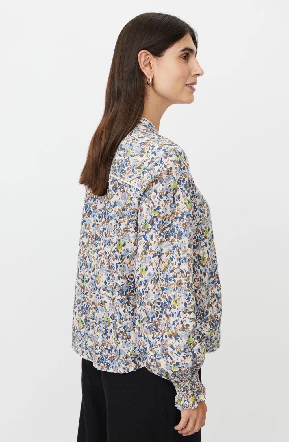 Dionelle Placid Blue Floral Blouse