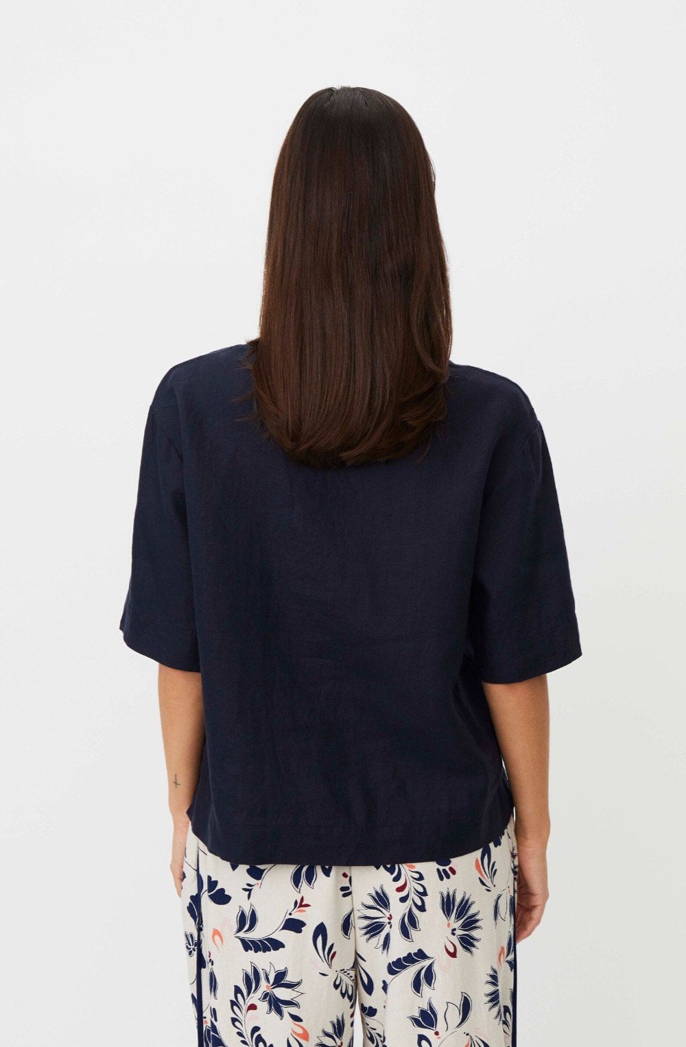 Dolorea Front Pocket Black Linen Blouse
