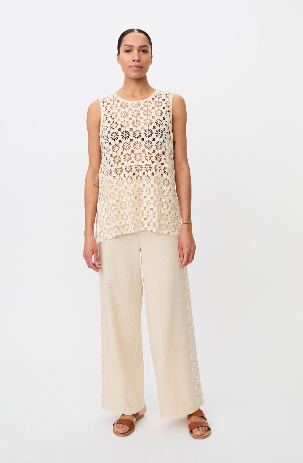 Fanelis Fog Crochet Sleeveless Top