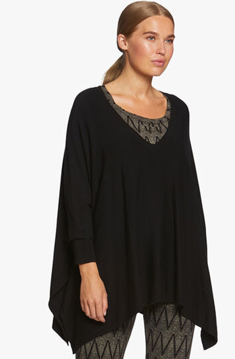 Fosna Black Knit sweater