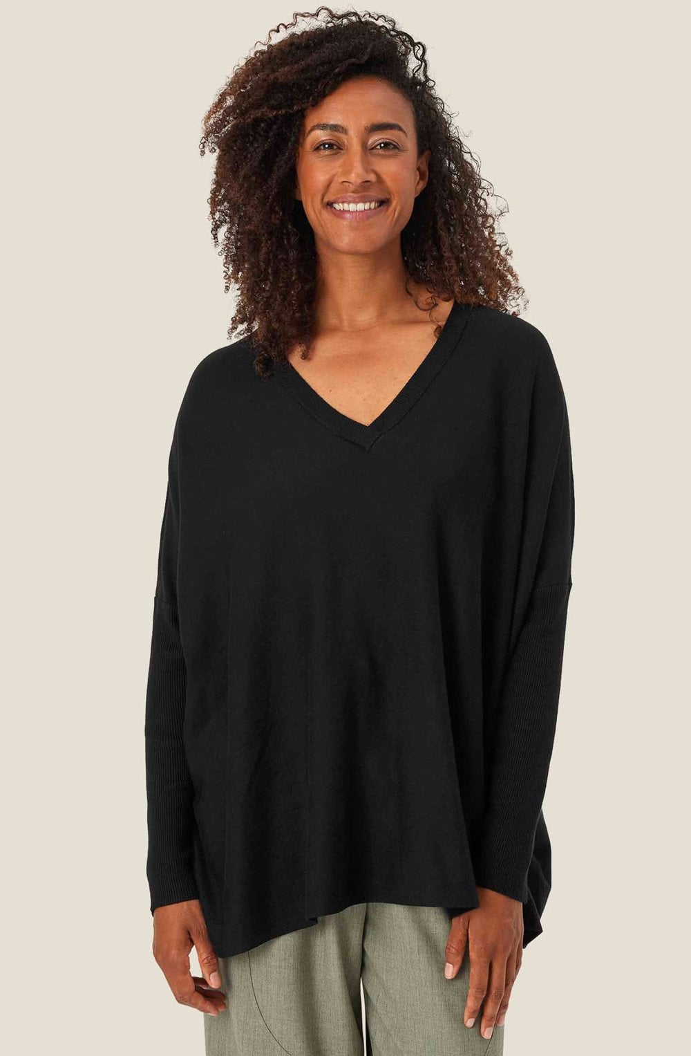 Fronia Black Oversized V Neck Jumper