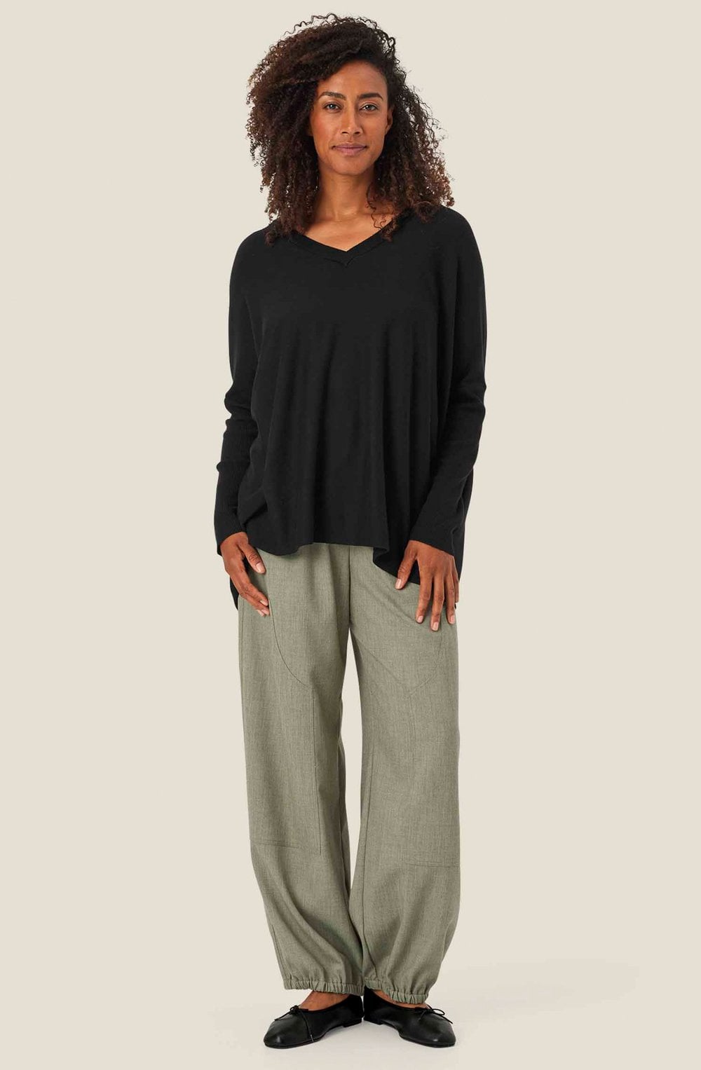Fronia Black Oversized V Neck Jumper