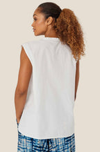 Imusa White Sleeveless Shirt