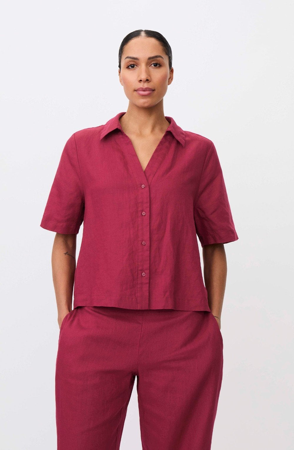 Iryssa Beet Red Collared V-Neck Linen Shirt
