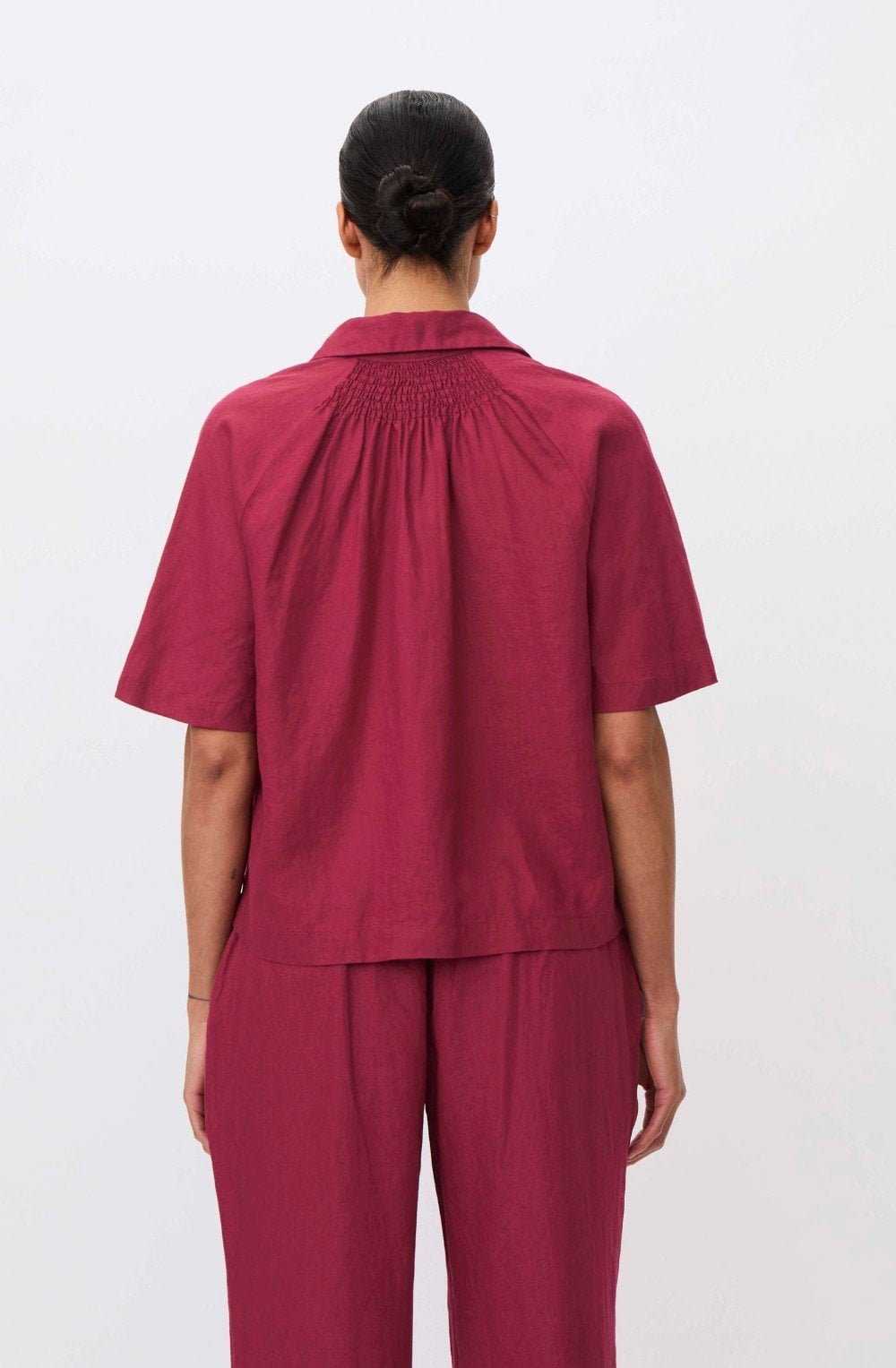Iryssa Beet Red Collared V-Neck Linen Shirt